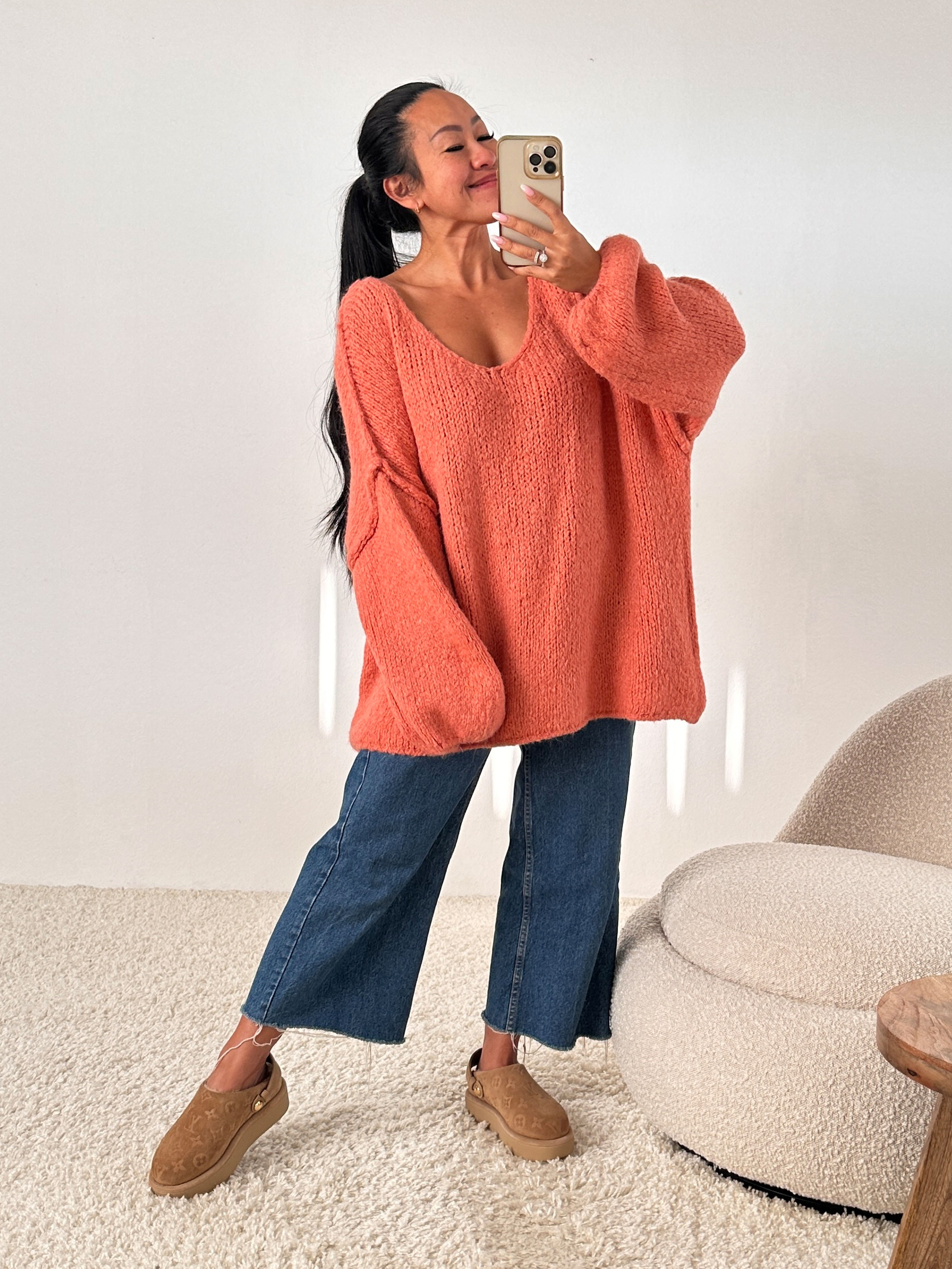 Oversize Strickpullover mit V-Ausschnitt - FLAUSCHI - Koralle