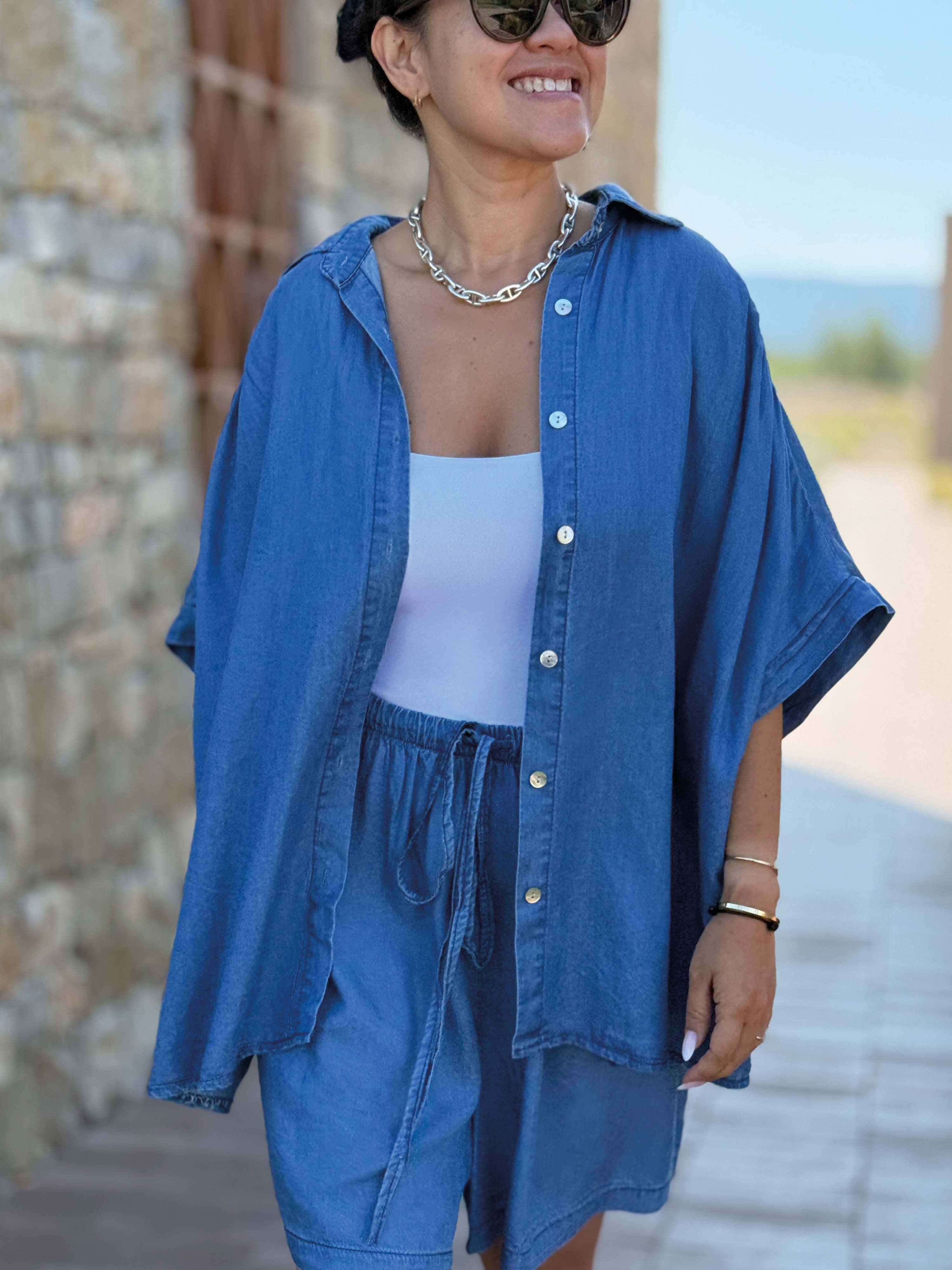 Leichte Lyocell Oversize Kurzarm Bluse MIDI - Medium Blue Leichte Lyocell Oversize Kurzarm Bluse MIDI - Medium Blue