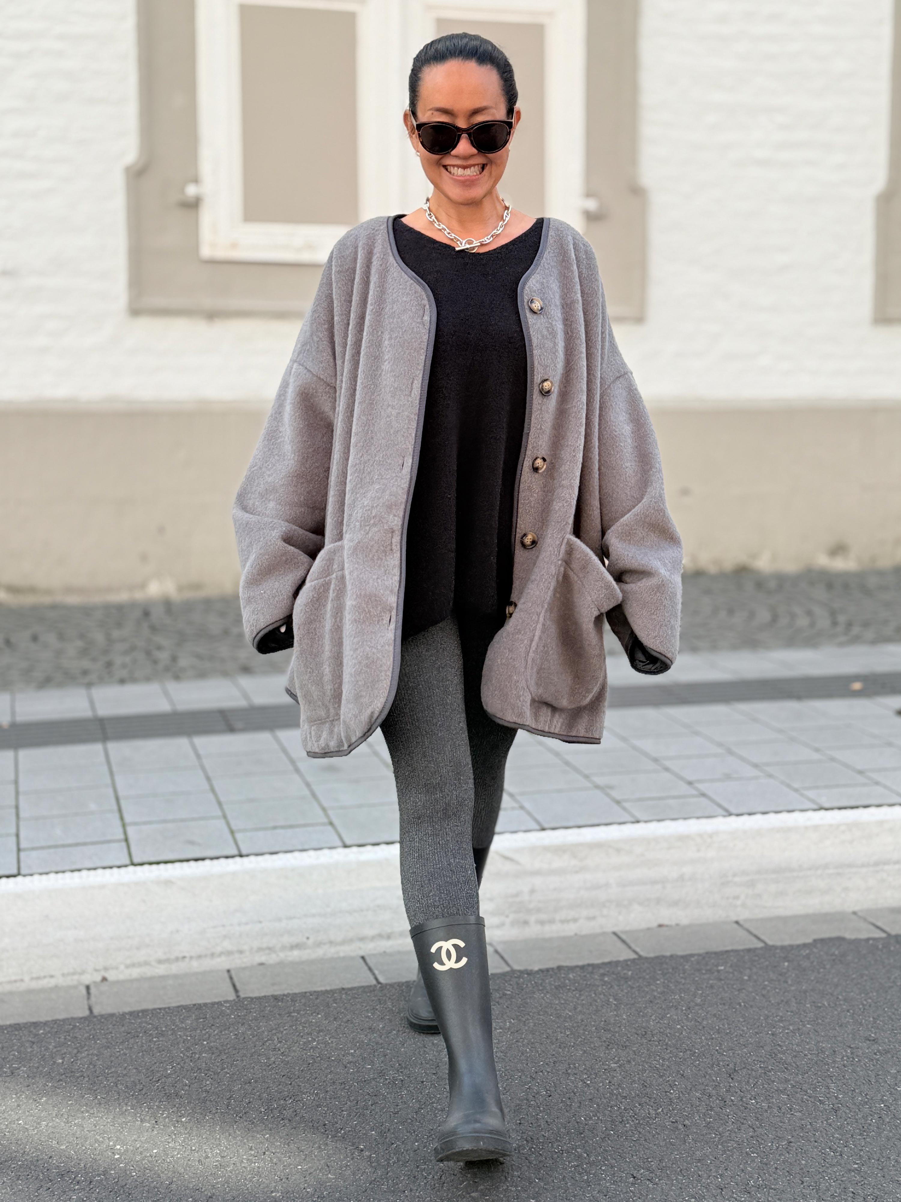 Oversize Jacke Button - SIGNATURE - Grau Oversize Jacke Button - SIGNATURE - Grau