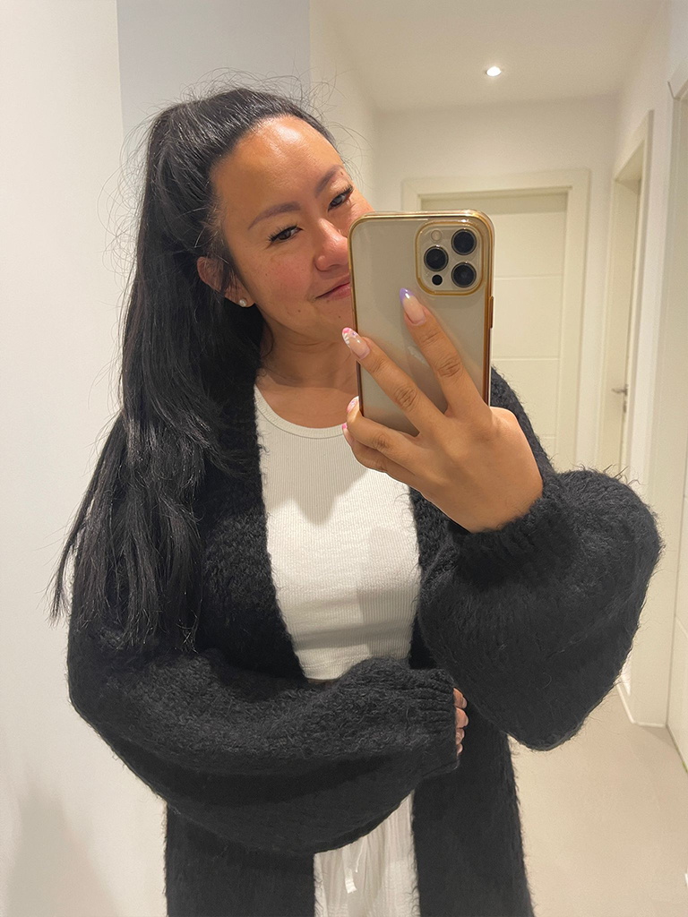 1027-Schwarz-3 Strickjacke FLAUSCHI Midi - Schwarz