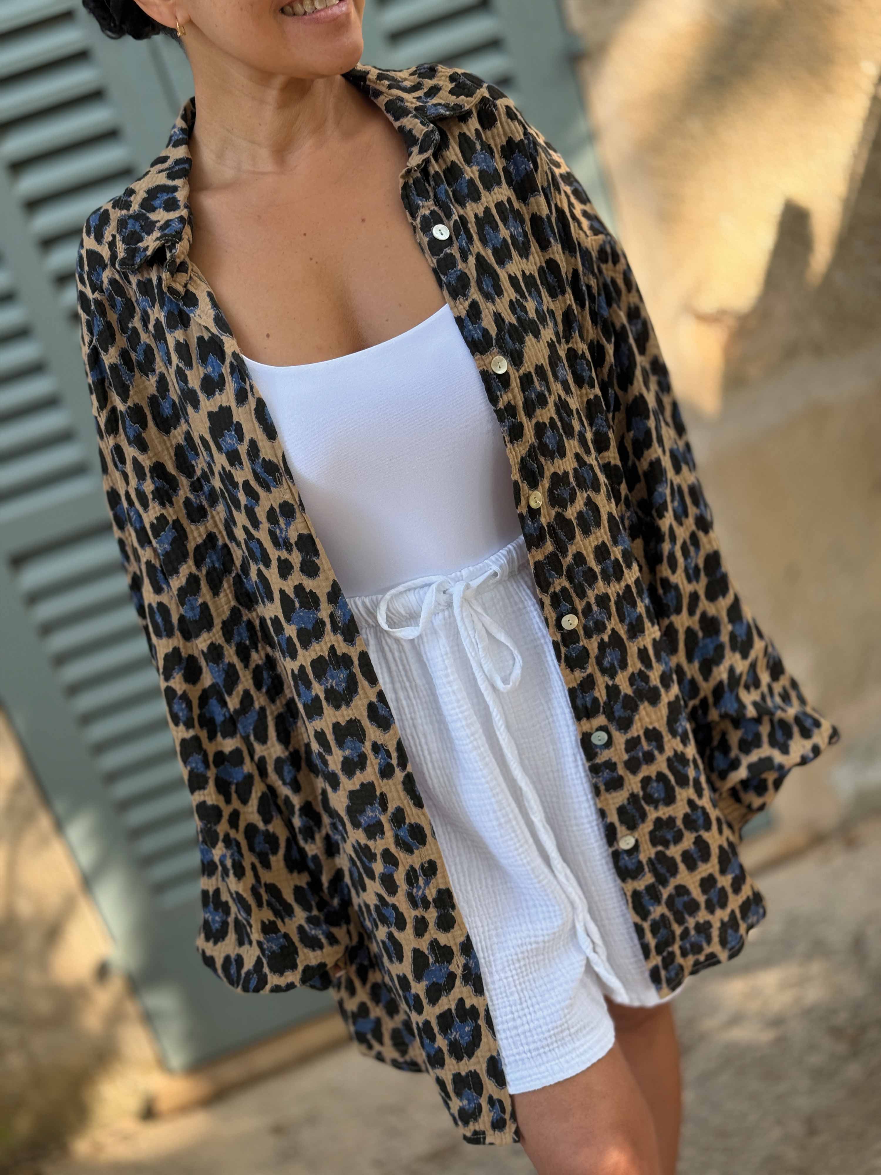 Musselin Midi Oversize Bluse - LEOPARD - Royalblau/Camel Musselin Midi Oversize Bluse - LEOPARD - Royalblau/Camel