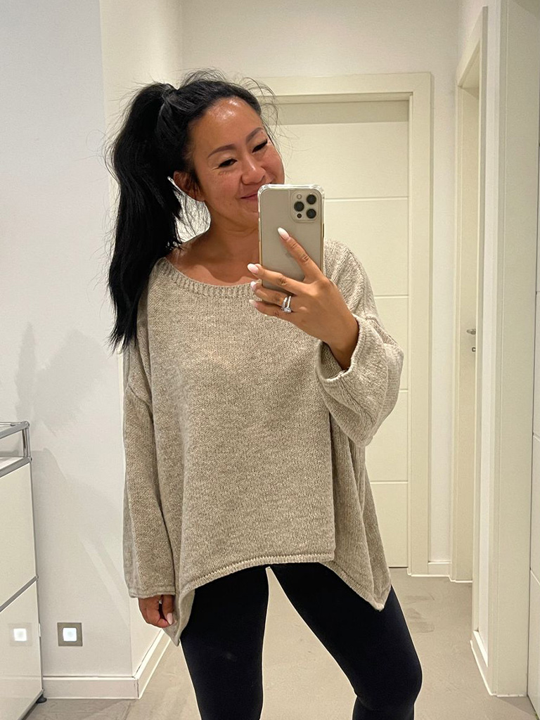 Oversize Vokuhila Strickpullover mit Rundhalsausschnitt - Beige