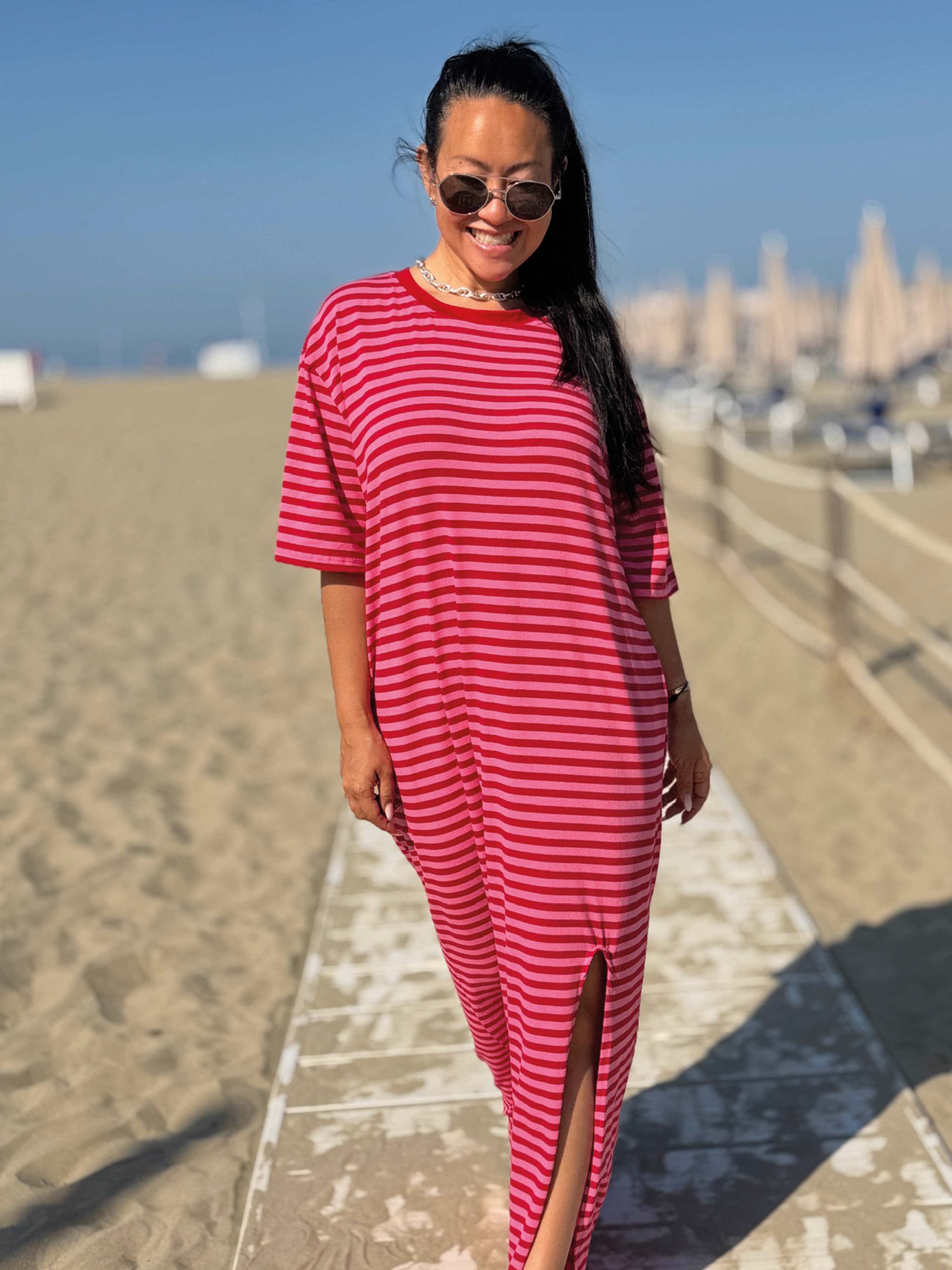 Kurzarm Kleid mit Seitentaschen - ONESIZE - Stripes Strawberry