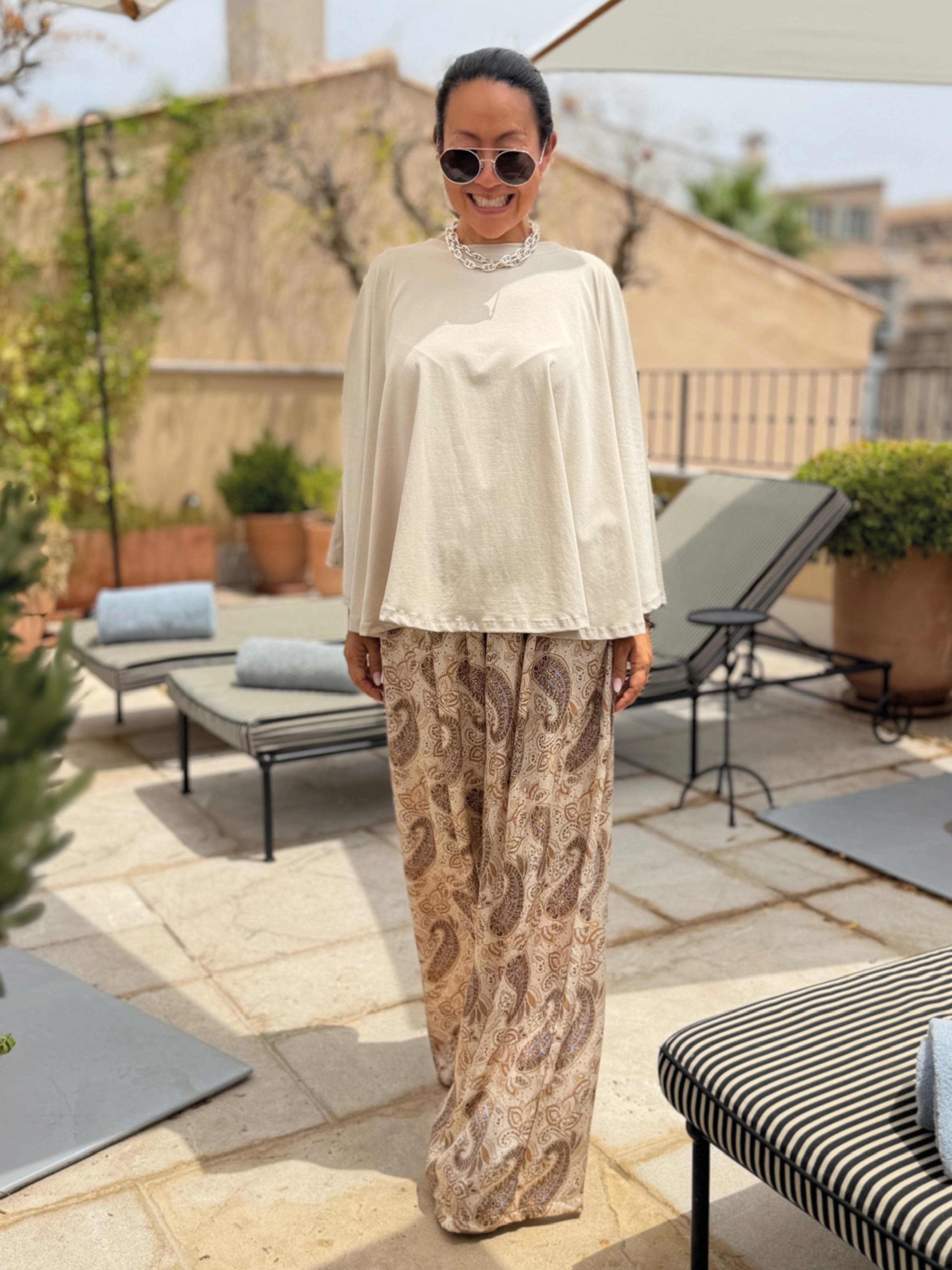 Basic Oversize Kurzarm Poncho Shirt - CURVY - Beige