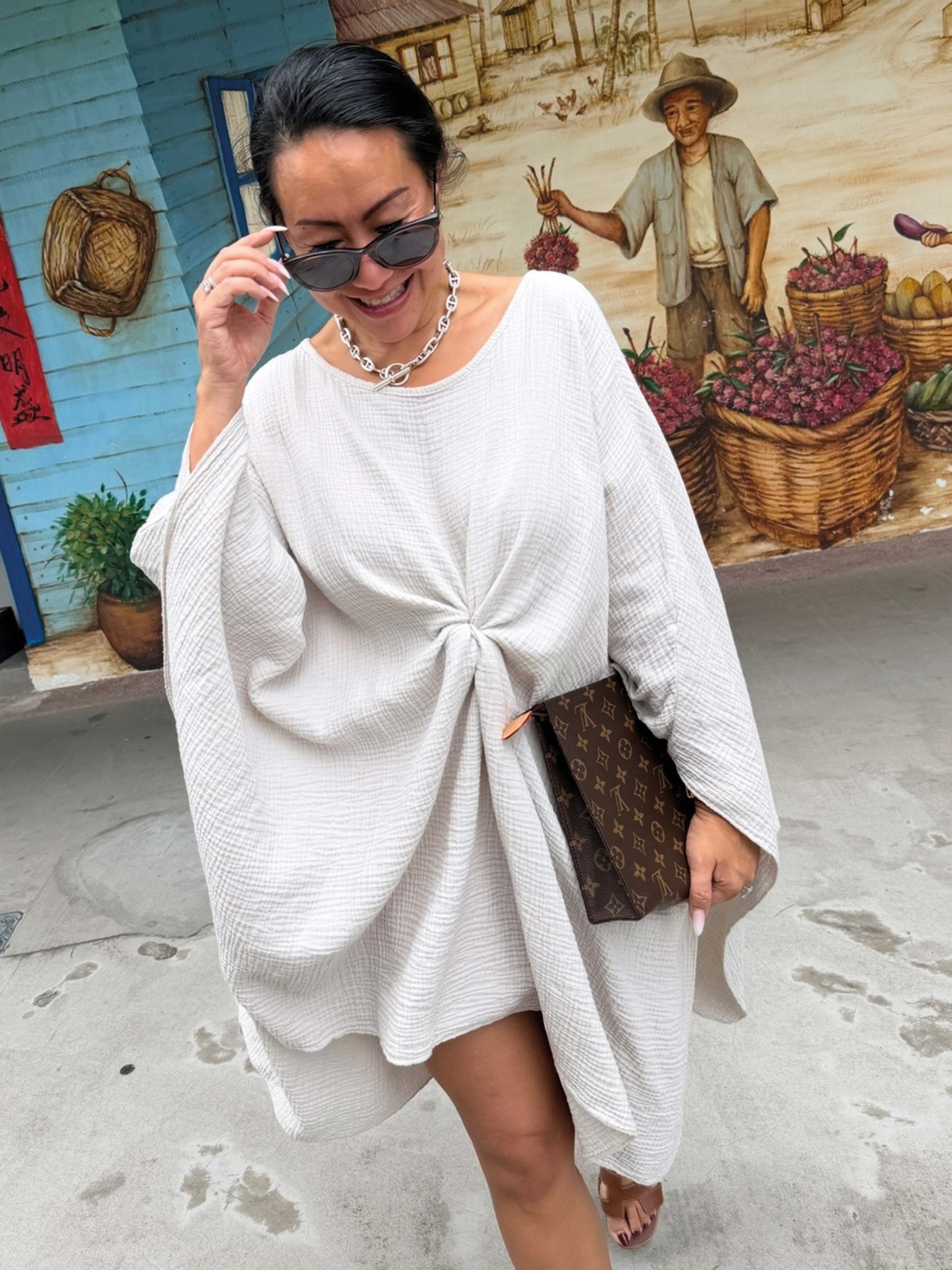 Oversize Musselin Poncho Cape - Beige