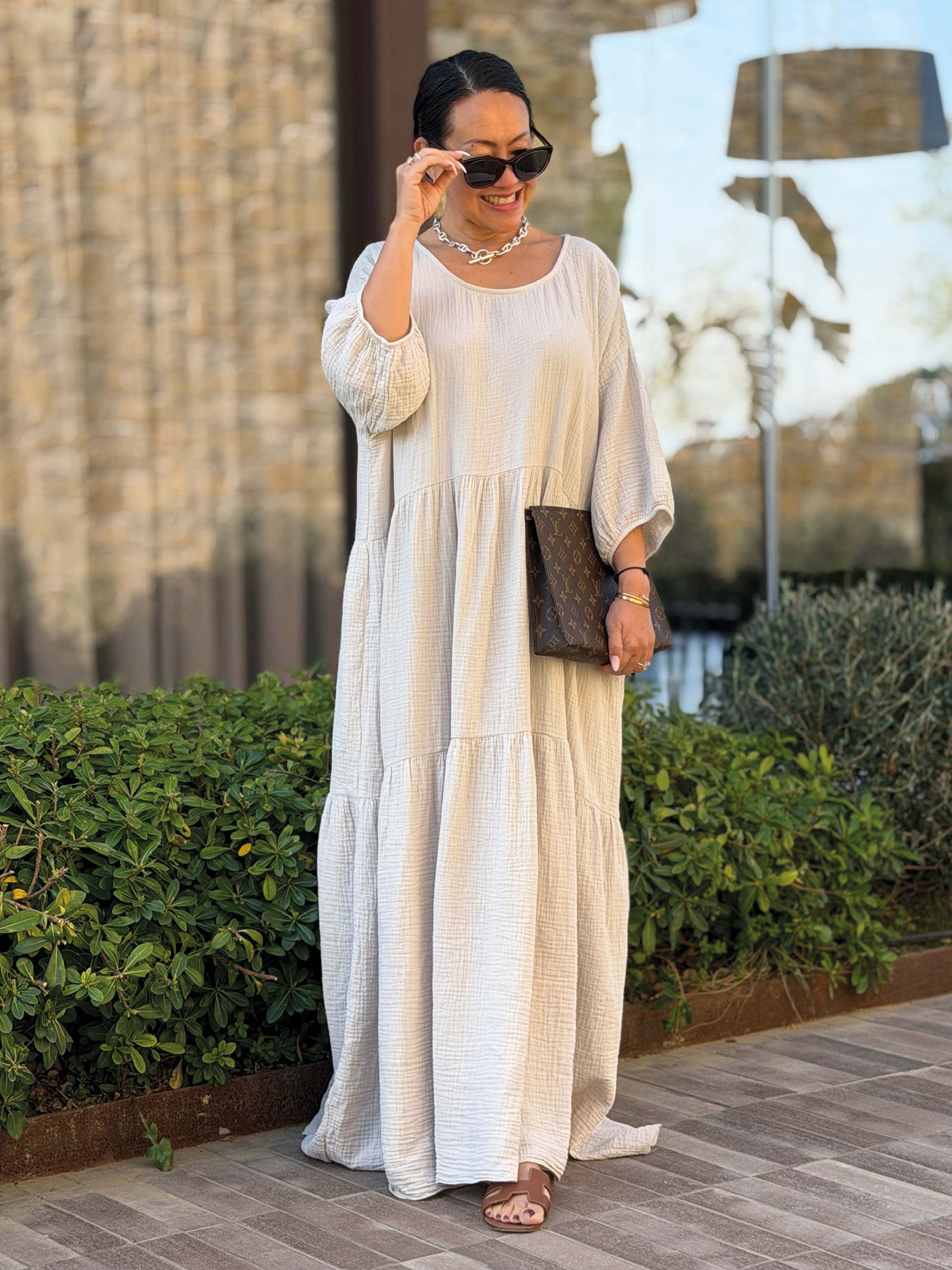 Oversize Musselin Kleid mit Rundhalsausschnitt - Beige