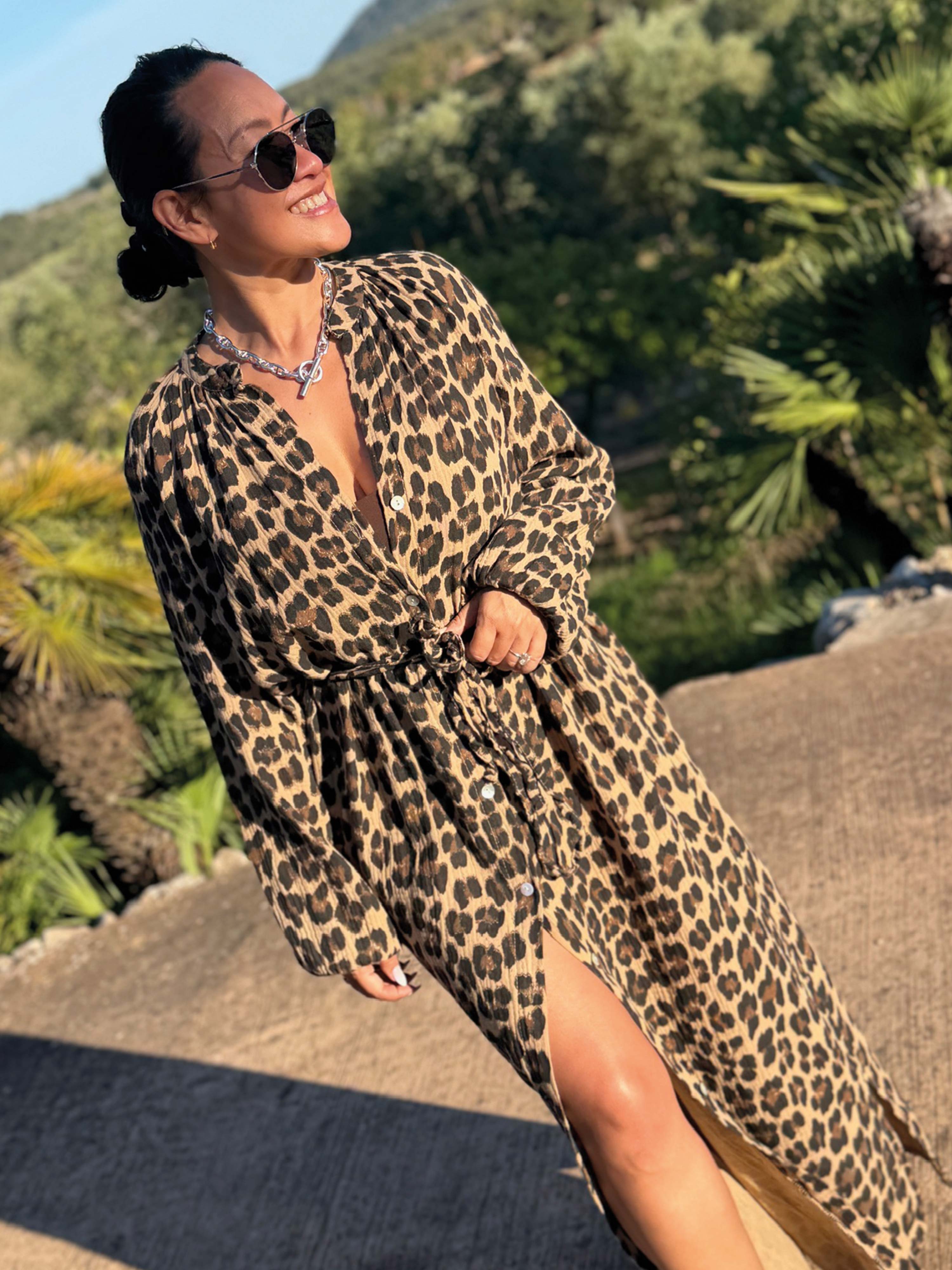 Musselin Oversize Kleid mit Gürtel - CURVY - Leo Camel