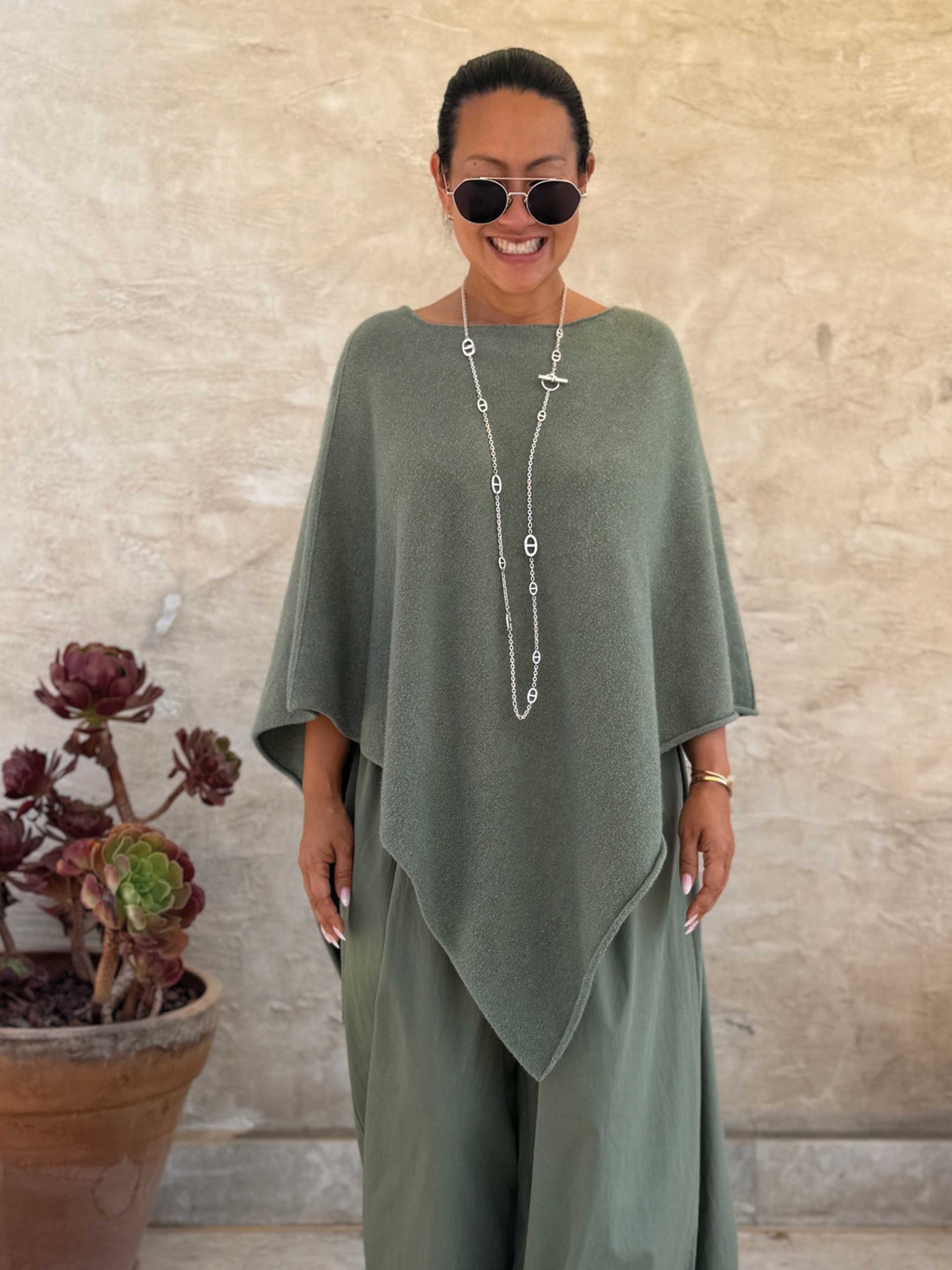 Oversize Viskose Strick Poncho Cape - Matcha