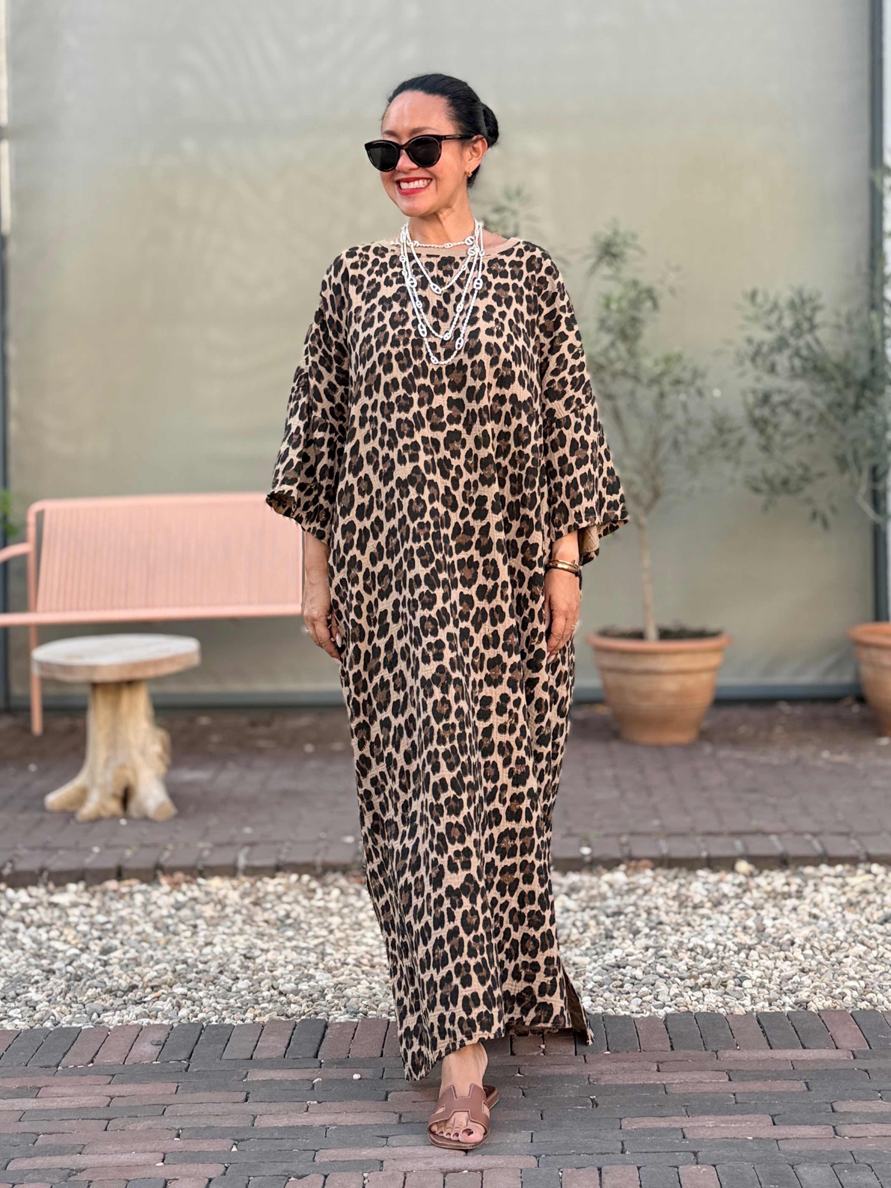Musselin Oversize Kurzarm Sweatkleid - Leo Camel Musselin Oversize Kurzarm Sweatkleid - Leo Camel