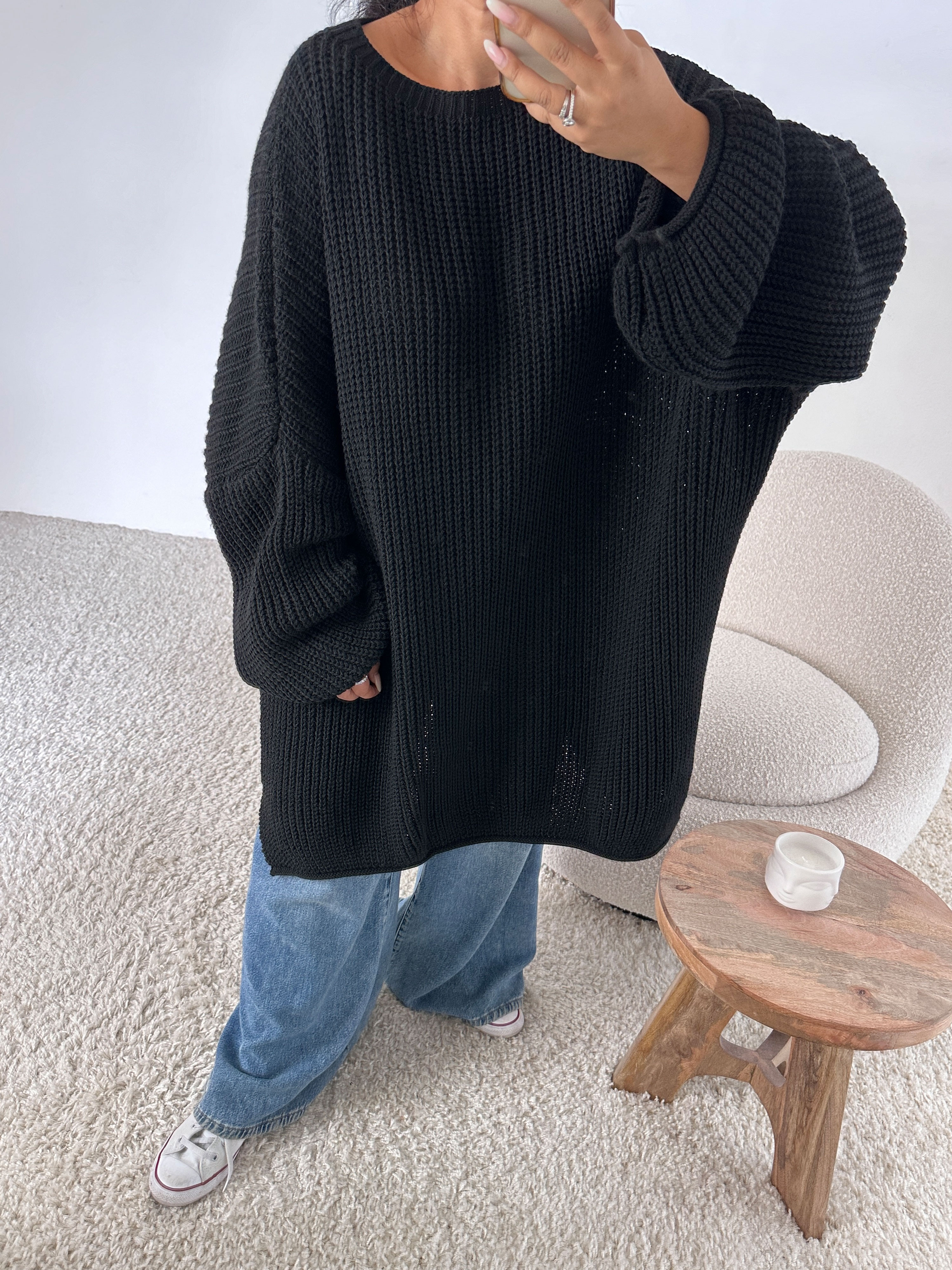 Schwerstrickpullover mit Seitenschlitz - CURVY - Schwarz Schwerstrickpullover mit Seitenschlitz - CURVY - Schwarz